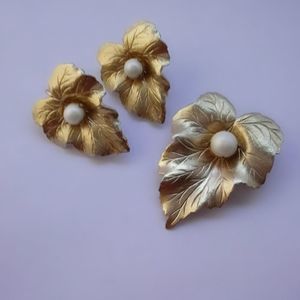 Vintage 1960s Sarah Coventry Brooch & Clip On Set